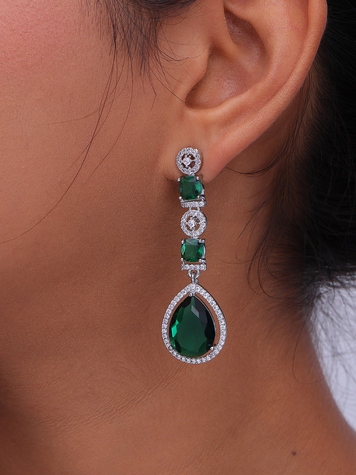 Elegant Double Layer Teardrop Necklace and Earring Set for Special Occasion.