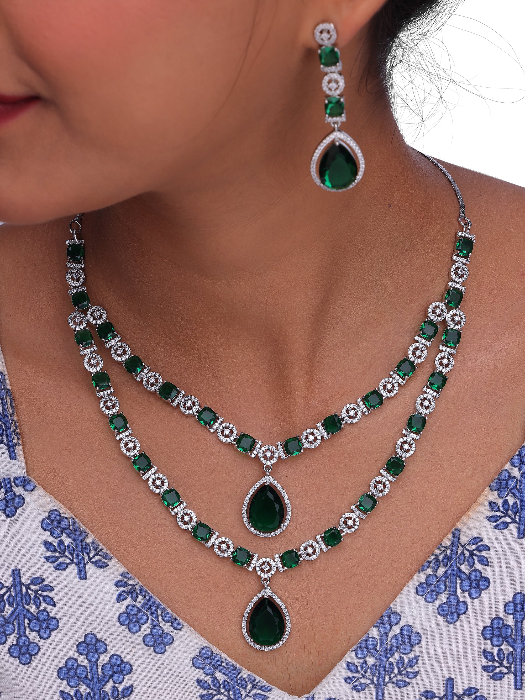 Elegant Double Layer Teardrop Necklace and Earring Set for Special Occasion.