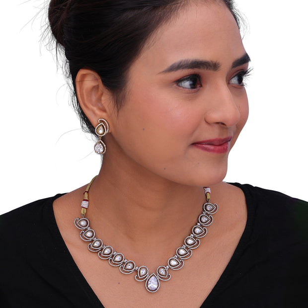 Beautiful Teardrop Necklace and Earring Set for Special Occasion.