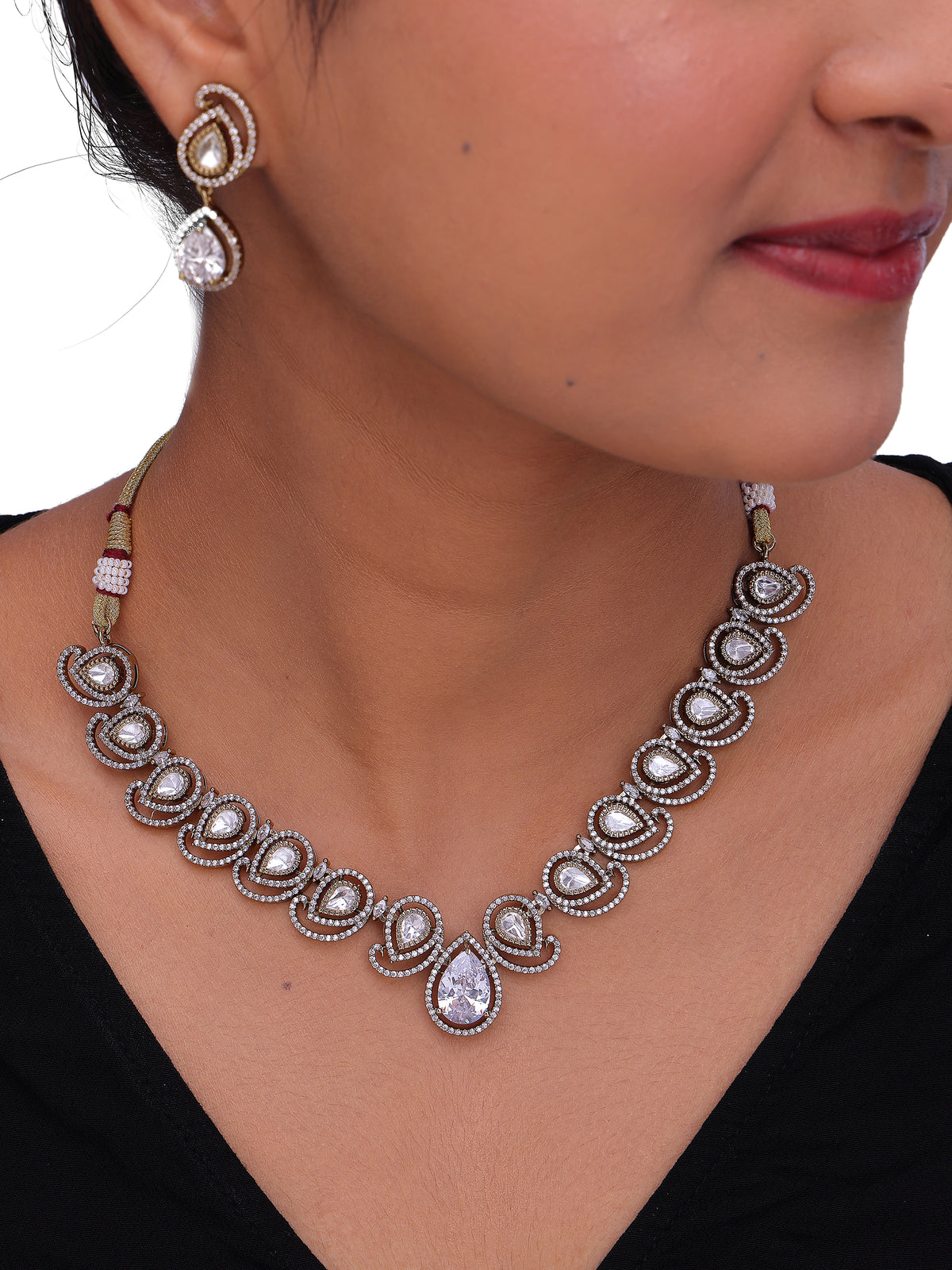 Beautiful Teardrop Necklace and Earring Set for Special Occasion.