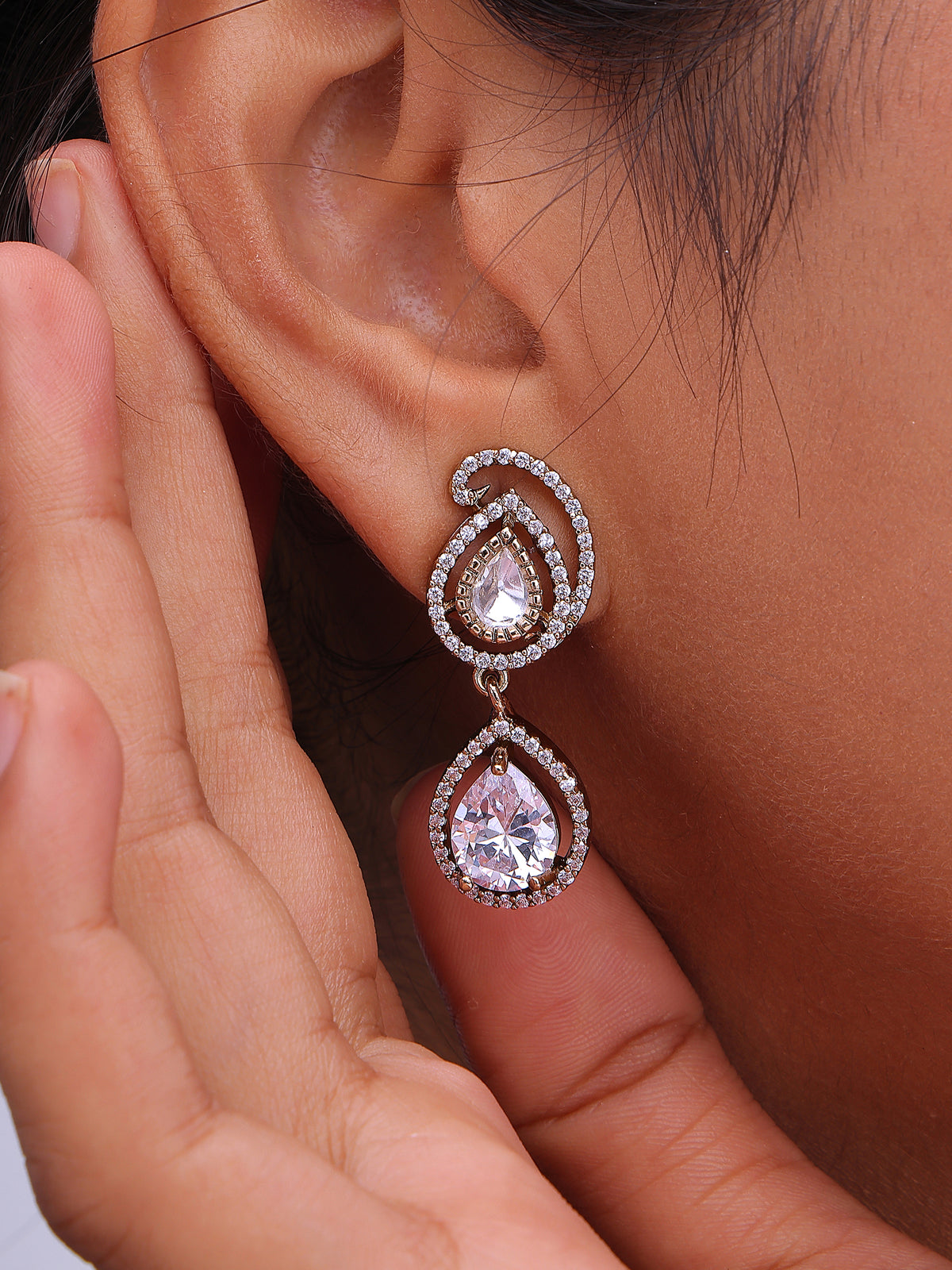Beautiful Teardrop Necklace and Earring Set for Special Occasion.