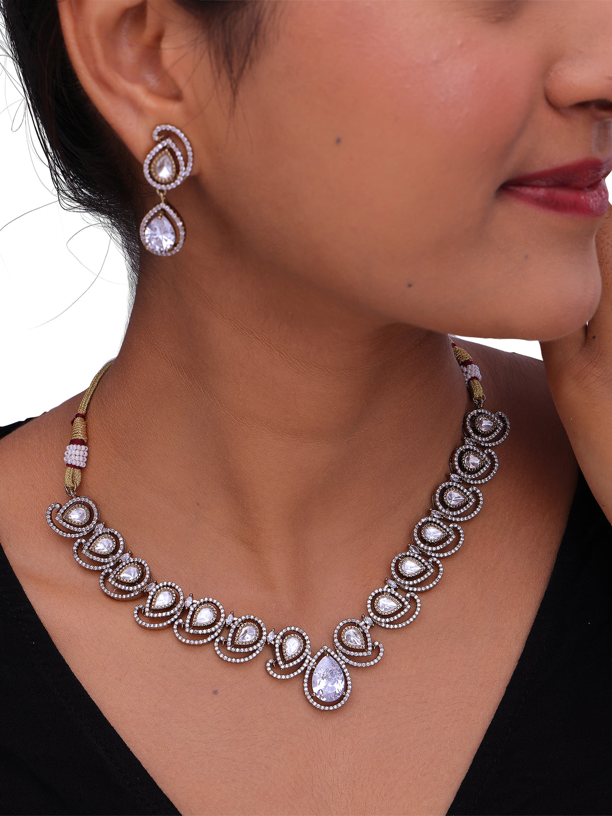 Beautiful Teardrop Necklace and Earring Set for Special Occasion.