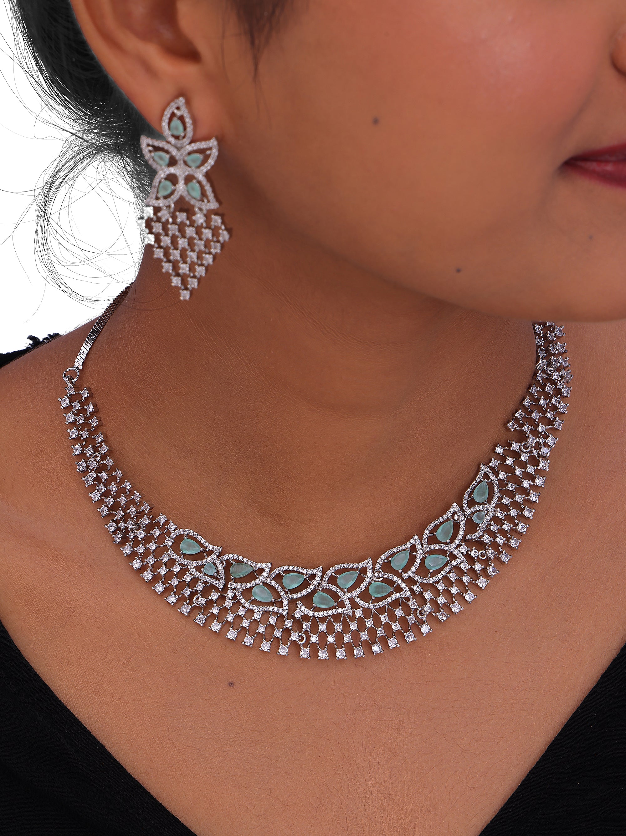 Elegant Silver-Tone Necklace & Earrings Set for Women.