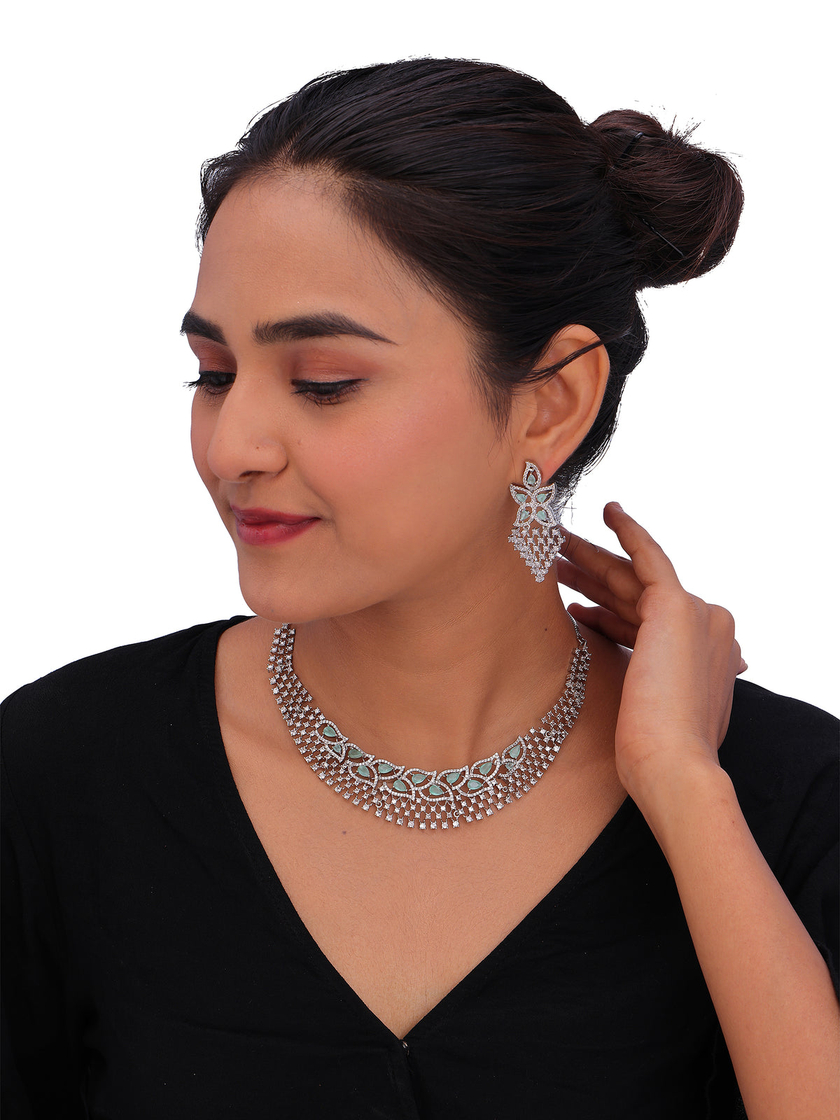 Elegant Silver-Tone Necklace & Earrings Set for Women.