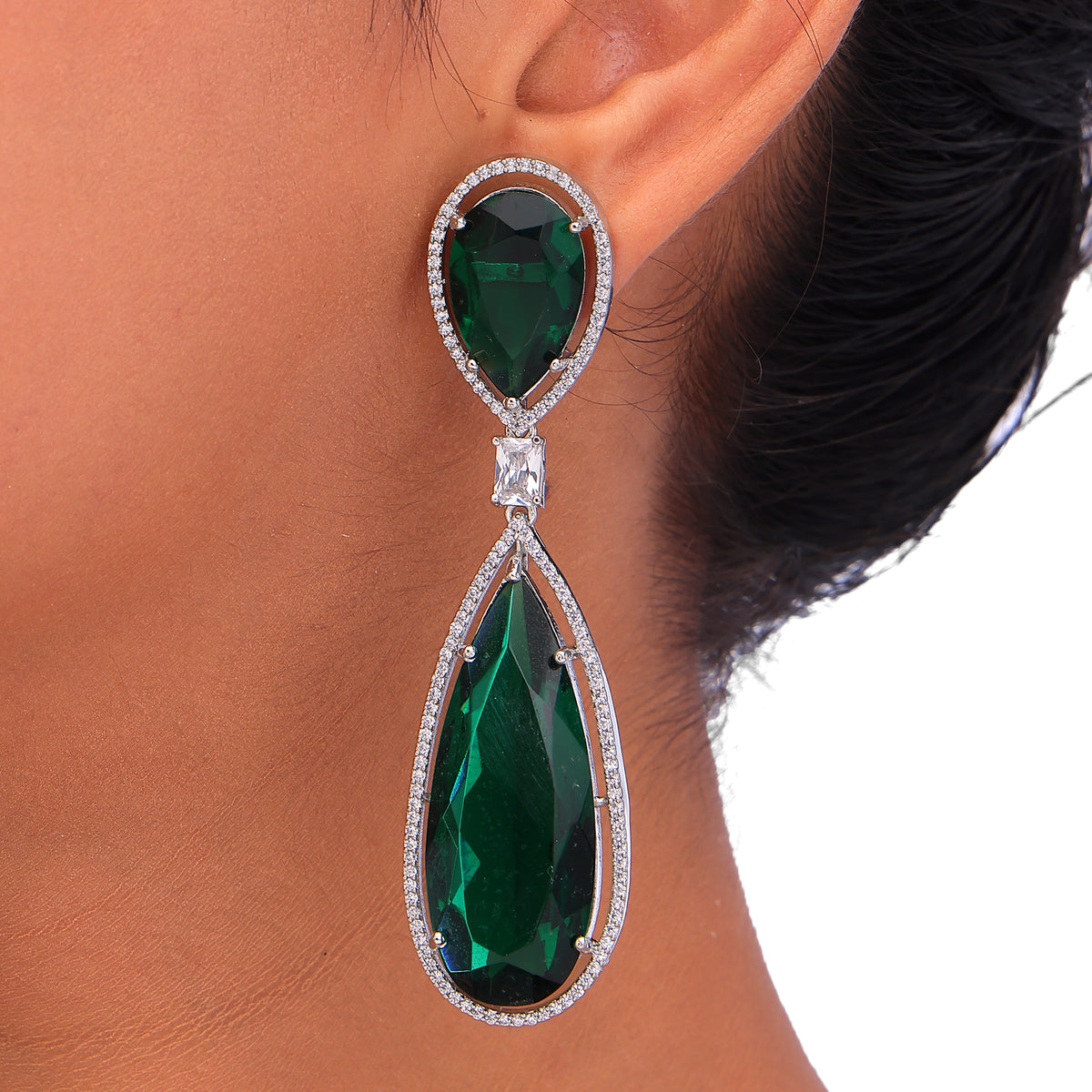 Emerald Teardrop Dangle Earing
