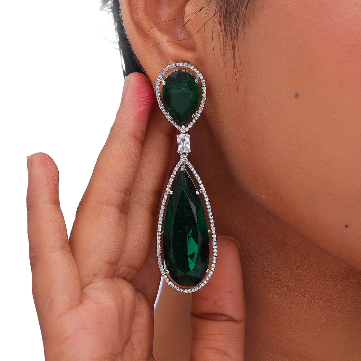 Emerald Teardrop Dangle Earing